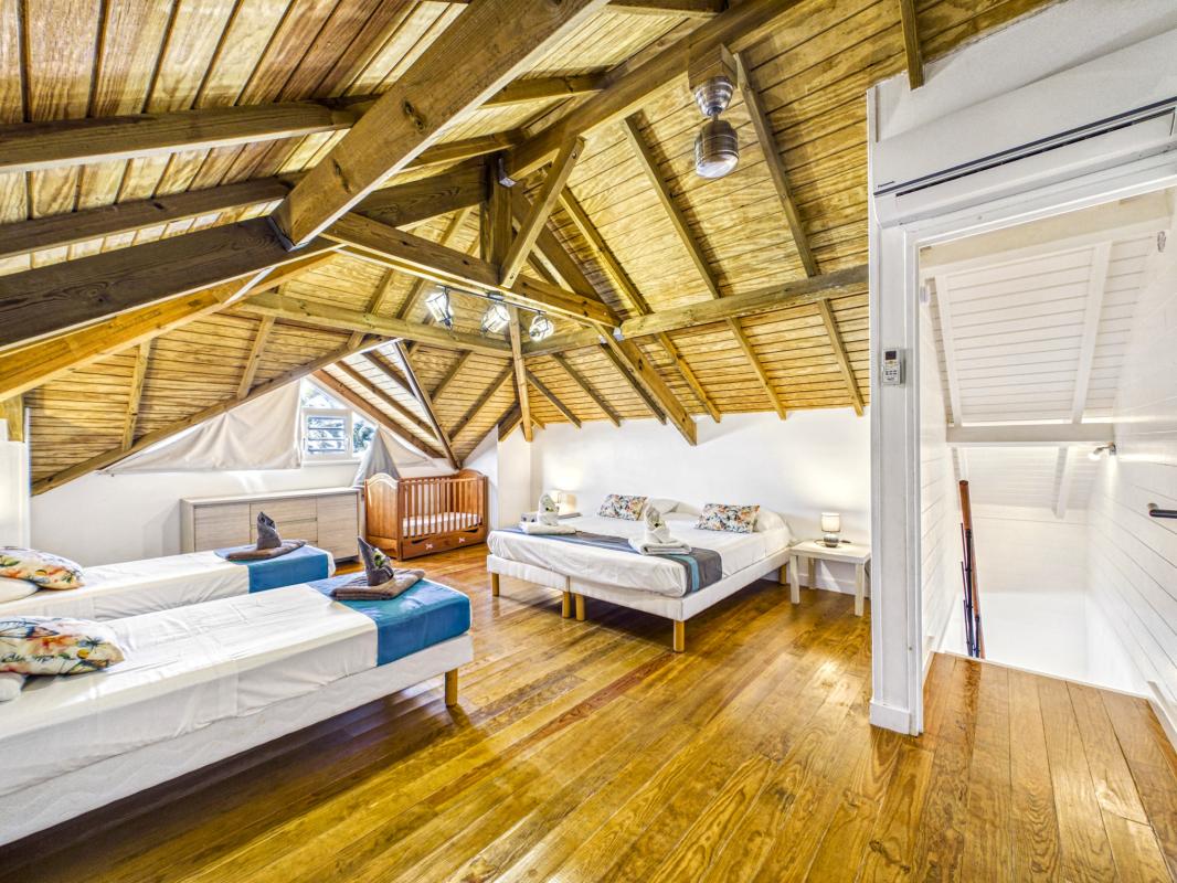 32.Location villa 8 personnes avec piscine et prxomité plage des Raisins Clairs